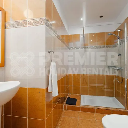 וילה 5Br Villa With Private Pool - Georgina By Premier