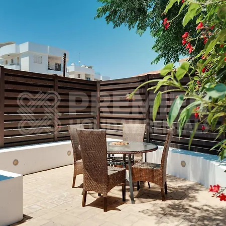5Br Villa With Private Pool - Georgina By Premier וילה