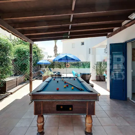 וילה 5Br Villa With Private Pool - Georgina By Premier *