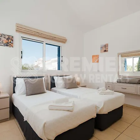 5Br Villa With Private Pool - Georgina By Premier וילה