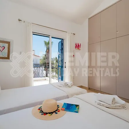 5Br Villa With Private Pool - Georgina By Premier וילה