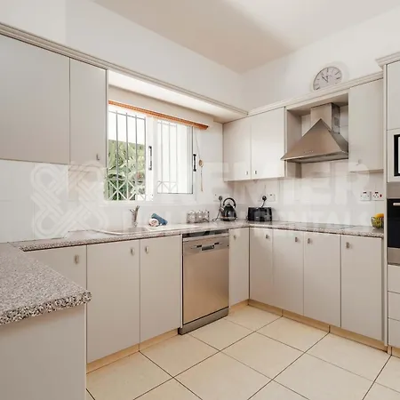 וילה 5Br Villa With Private Pool - Georgina By Premier