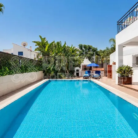 5br With Private Pool - Georgina By Premier