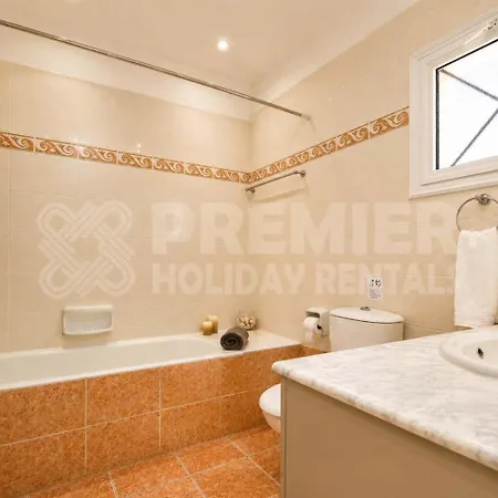 5br With Private Pool - Georgina By Premier Villa