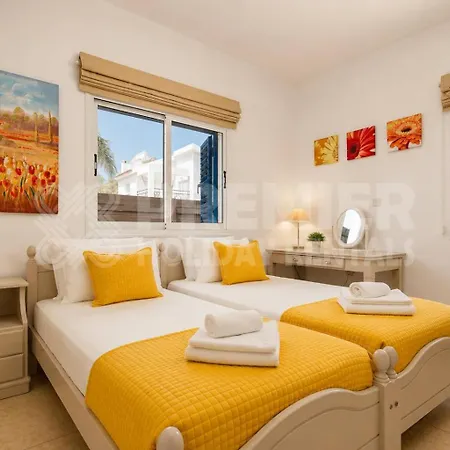 Villa 5br With Private Pool - Georgina By Premier